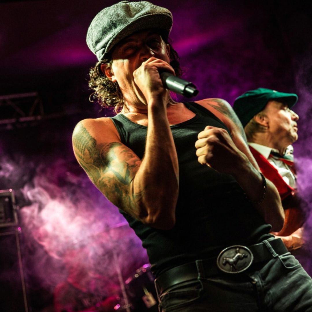 DC/UK (Previously known as: AC/DC UK)